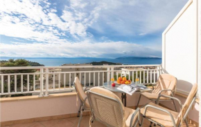 Nice Apartment In Makarska With Wifi